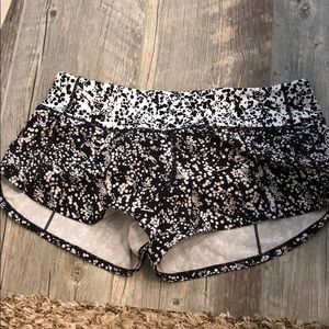 Lululemon speed up shorts 2.5”